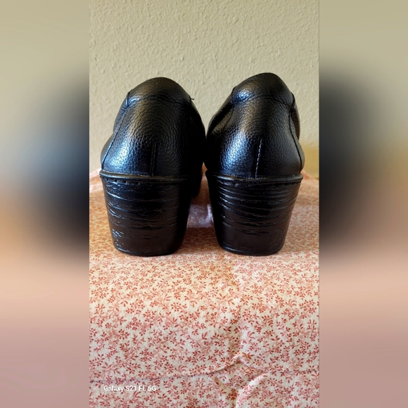 B.O.C Clogs - Picture 2 of 6